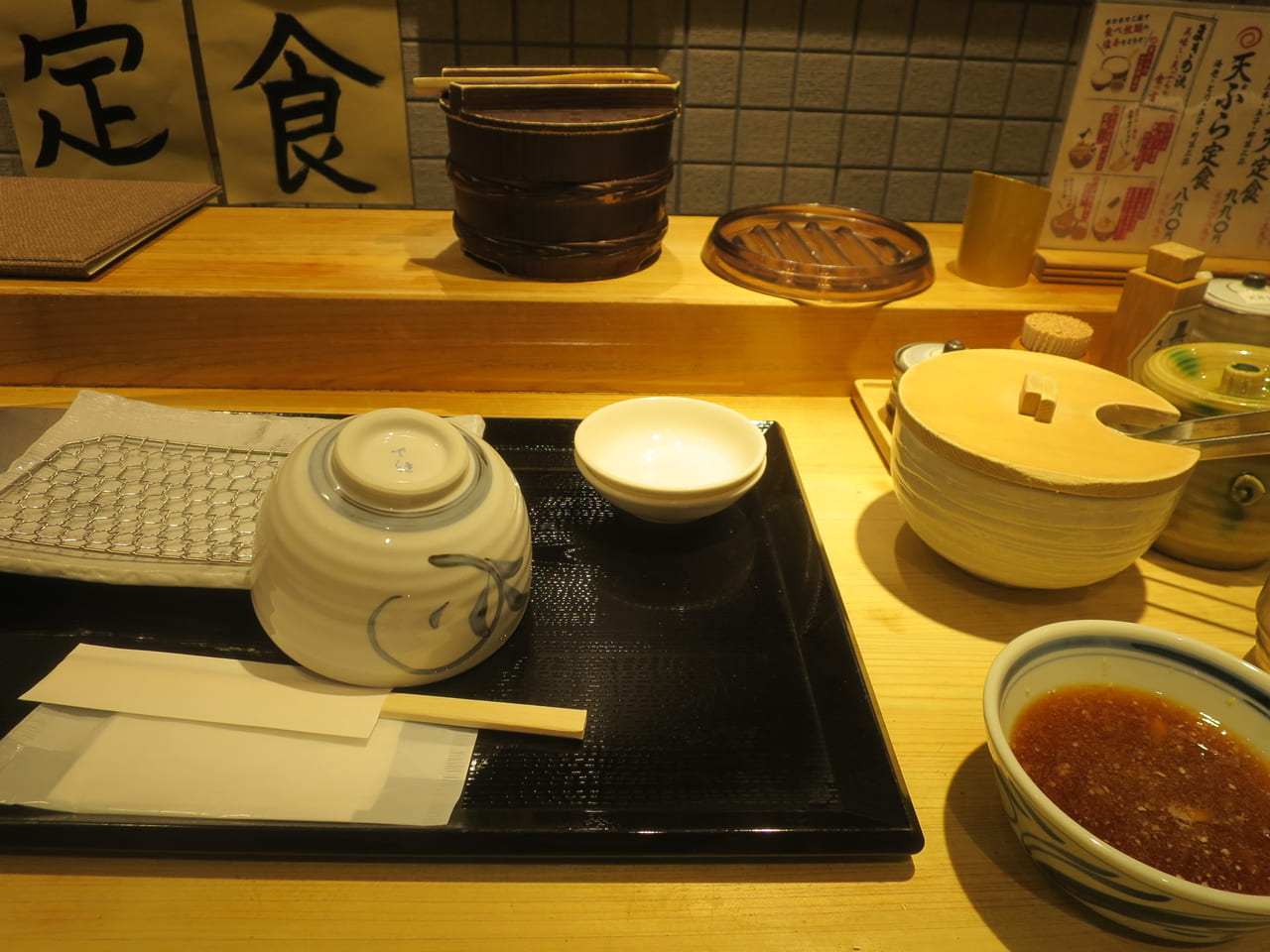 天ぷら定食まきのカウンター席