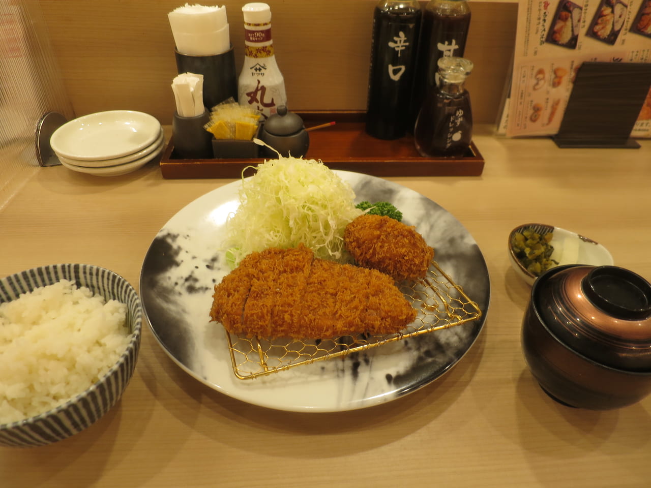 とんかつ神楽坂さくらロース＆メンチかつ定食