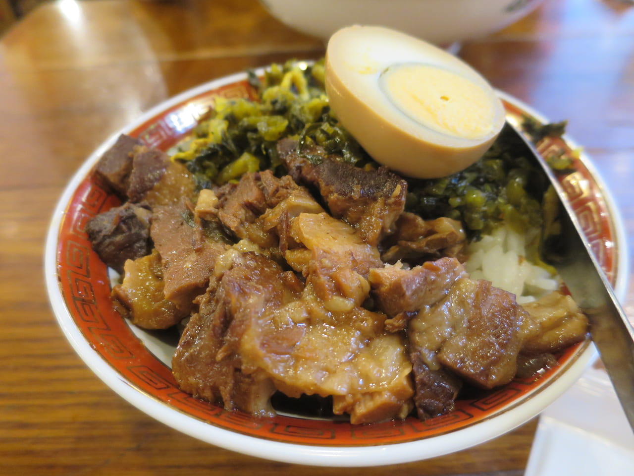 広州市場の魯肉飯