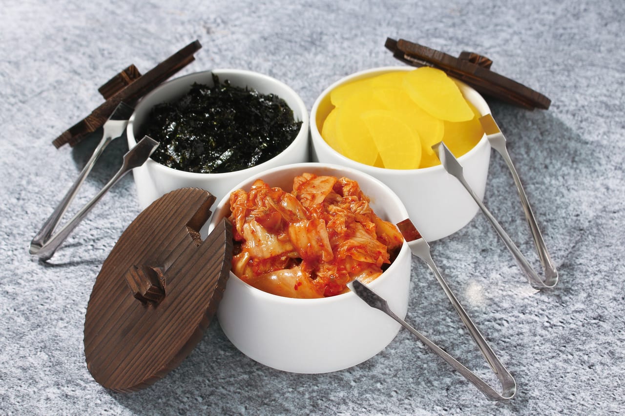 韓国自家製キムチ・たくあん・韓国味付け海苔