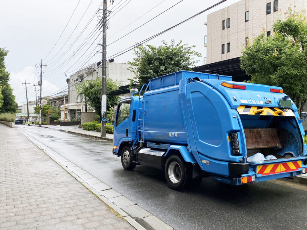 ごみ収集車