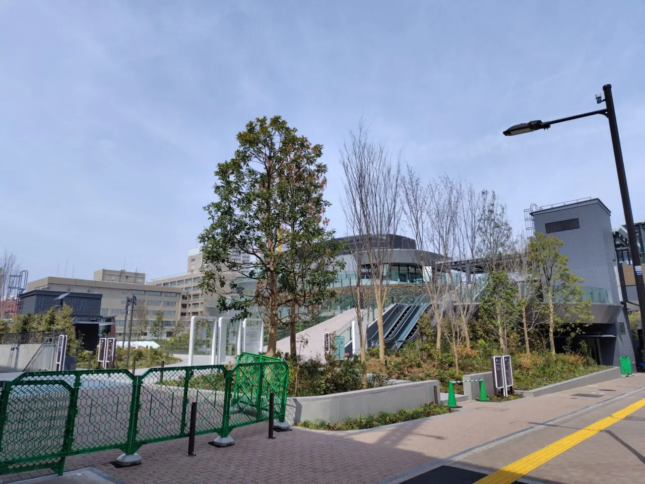 ⼤井町トラックス